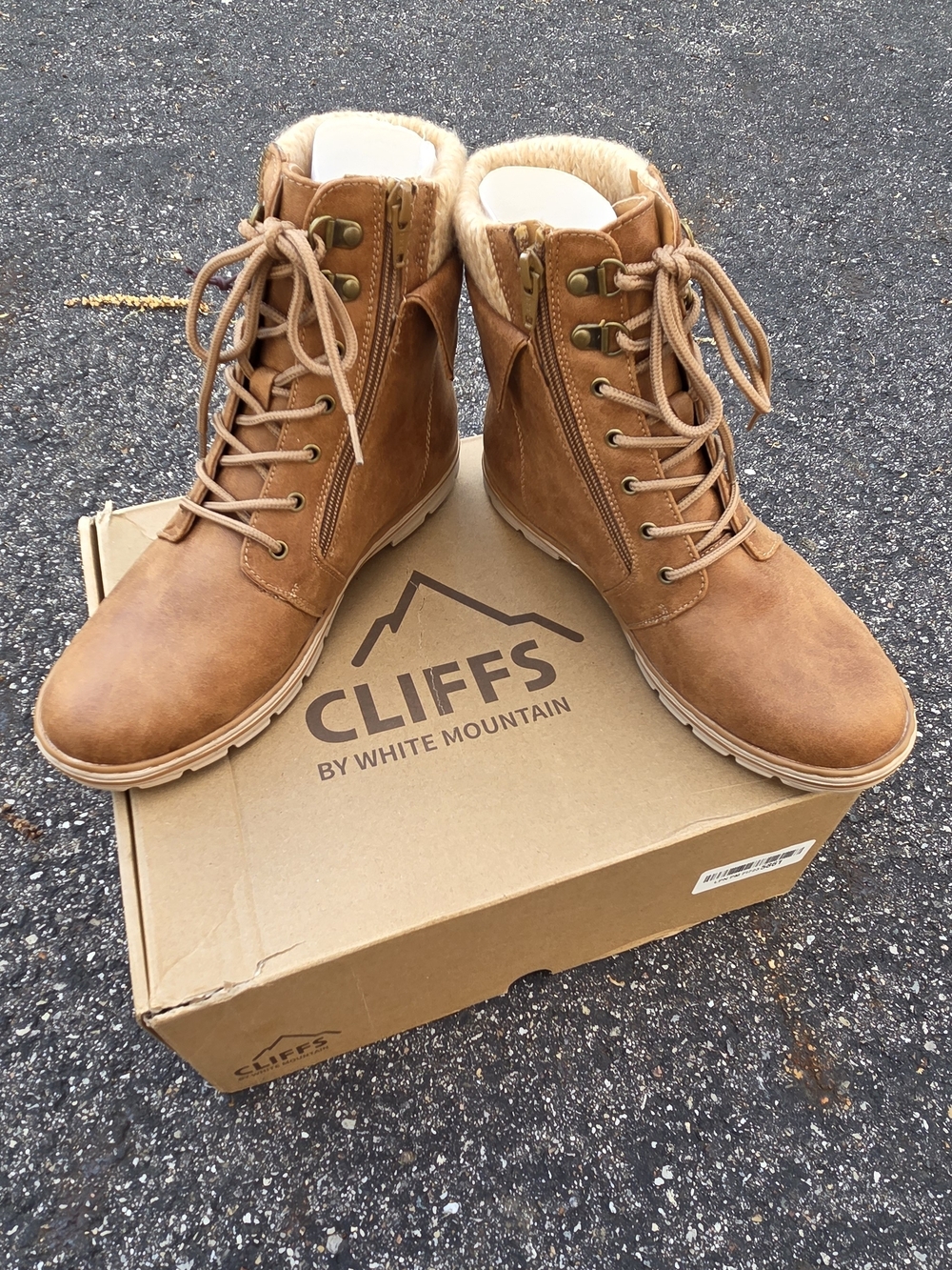 Cliffs by White Mountain Men’s Tan Lace-Up Faux-Fur Boots